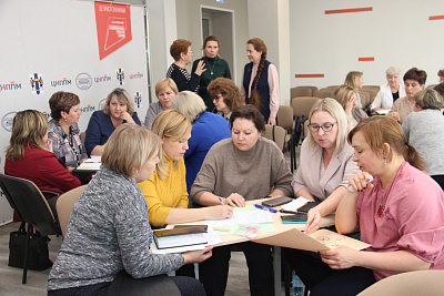 Руководители ММО учителей начальных классов проектировали урок, внеурочное занятие и родительское собрание