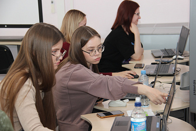 Студенты НГПУ обучаются использованию электронного обучения в образовательном процессе